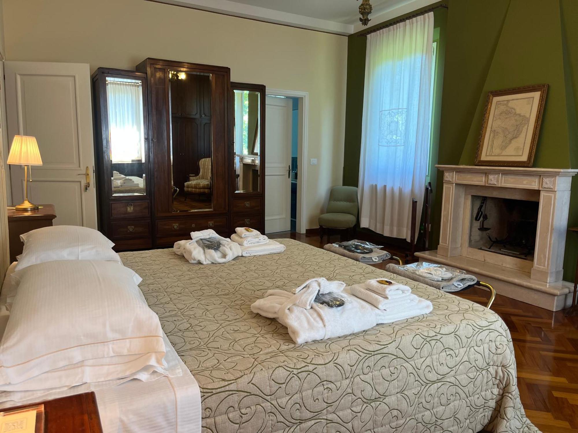 Casino Di Pragatto Bed & Breakfast Crespellano Eksteriør bilde